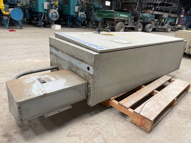 Ram Industries, screw compressor motor starter, 250 HP, 460 Volts, 296 FLA, 60 Hz., 3 phase, 1994 - Image 6