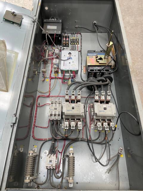 Ram Industries, screw compressor motor starter, 250 HP, 460 Volts, 296 FLA, 60 Hz., 3 phase, 1994 - Image 10