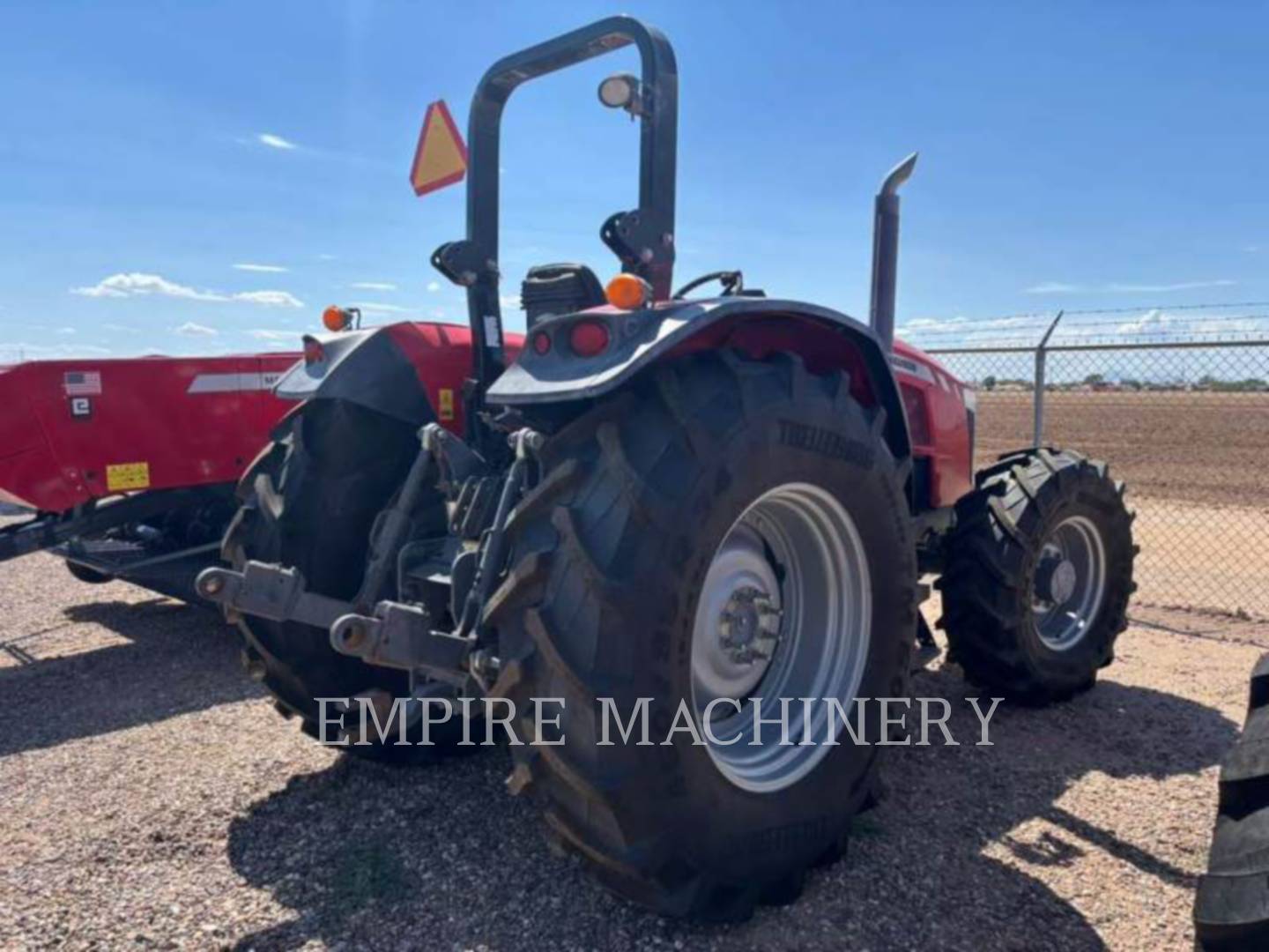 Massey Ferguson MF6713 4P, Tractor, 4557 hours, S/N: MC200LKC000056, 2019 - Image 3