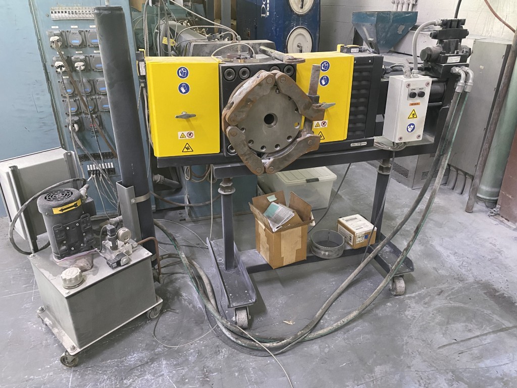 4.5" Davis Standard #SB450, super blue single screw extruder, 24:1 L/D, air cooled, 5 barrel zones, 200 HP - Image 2