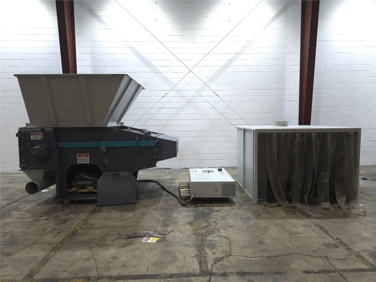 Vecoplan #VAZ-1300-M-FF, 52" x 58" shredder, 150 HP, 15" rotor diameter, 145 RPM, 1.5" screen, water cooled - Image 1