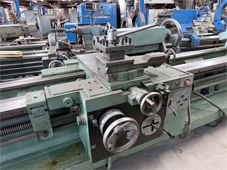 25" x 312" TOS #SUS63, engine lathe, 15" swing over cross slide, 3.5" bore, 30 HP, 9-1120 RPM, 26" 4-jaw - Image 5