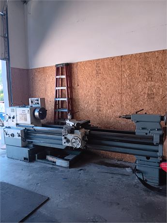 24.8" TOS #SN-63B, engine lathe, 13.4" swing over cross slide, 2.8" bore, 1,000 RPM, 12" chuck, 8' bed, tool - Image 1