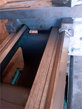 24.8" TOS #SN-63B, engine lathe, 13.4" swing over cross slide, 2.8" bore, 1,000 RPM, 12" chuck, 8' bed, tool - Image 2