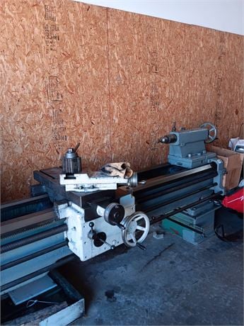 24.8" TOS #SN-63B, engine lathe, 13.4" swing over cross slide, 2.8" bore, 1,000 RPM, 12" chuck, 8' bed, tool - Image 3