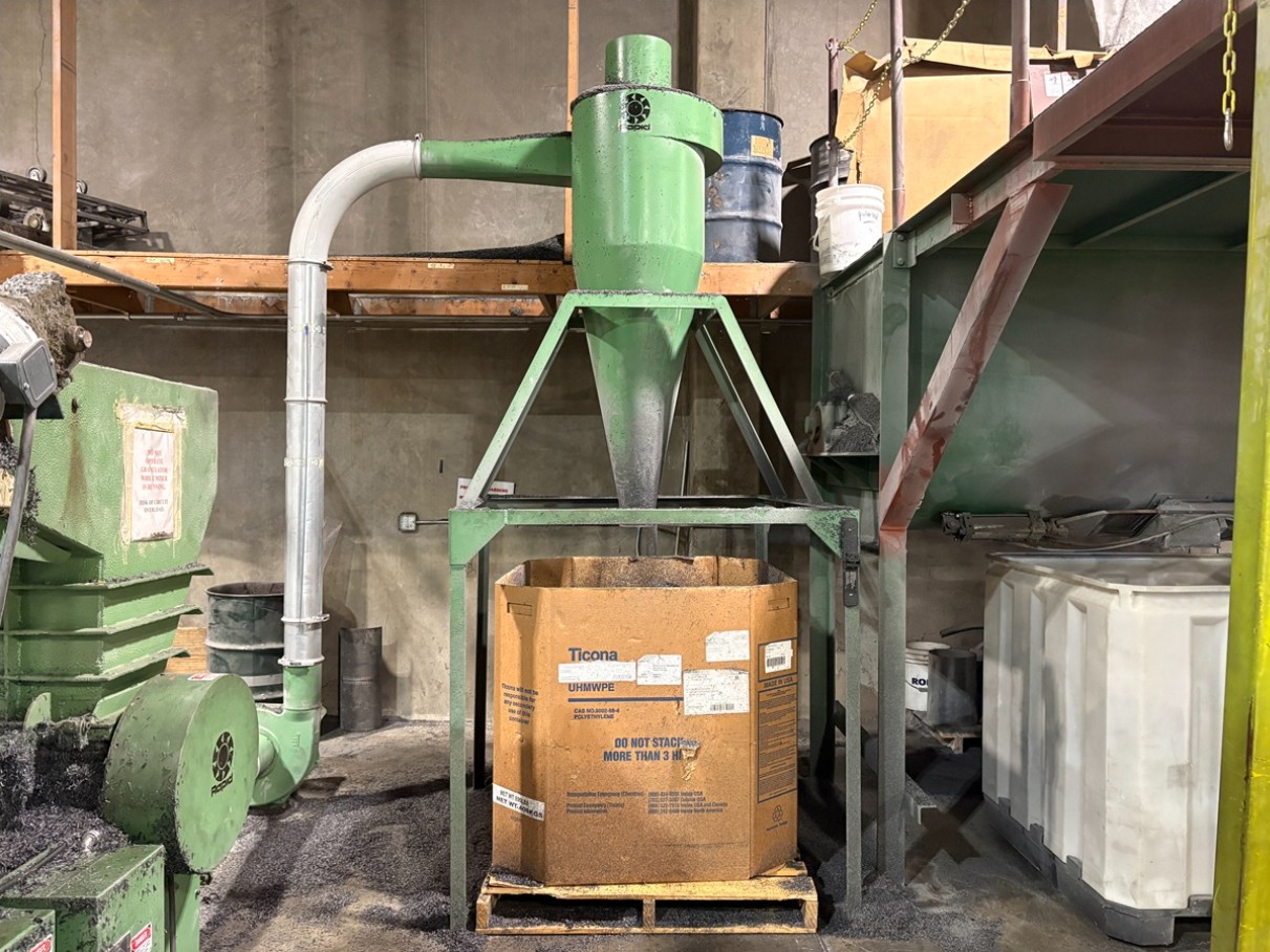 Rapid, Industrial Plastic Granulator w/ Cyclone, top-feed hopper, pneumatic conveying system, 230 V. - Image 4
