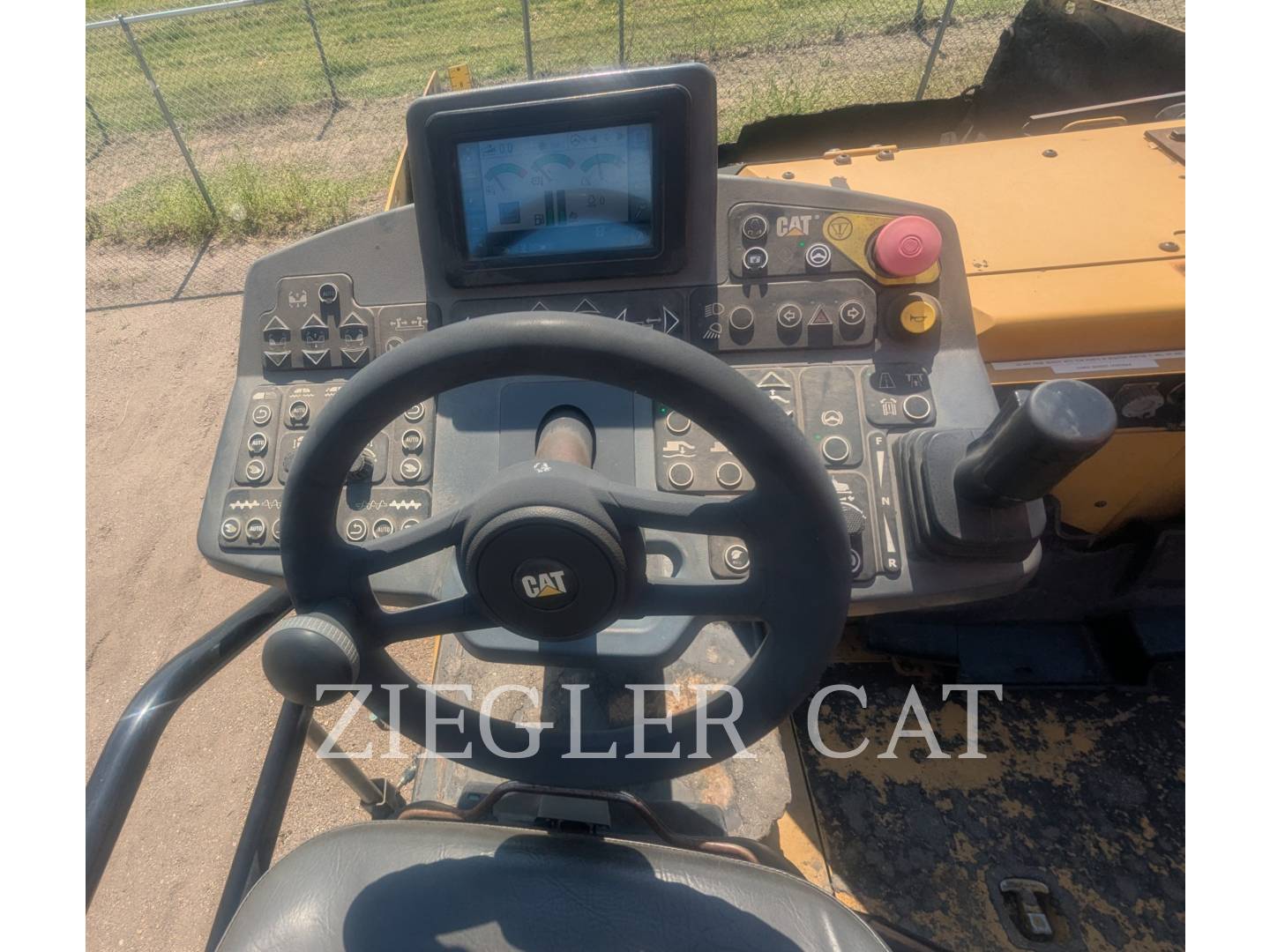 Caterpillar AP655F, Asphalt Paver, 8606 hours, S/N: MH600115, 2015 - Image 8