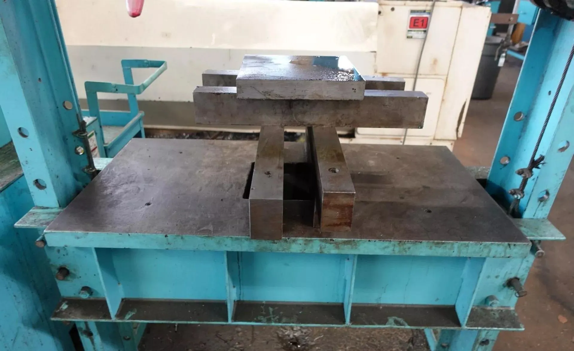 75 Ton, Dake #6-275, air hydraulic H-frame press, 10" stroke, 44" between uprights, 36" daylight - Image 3