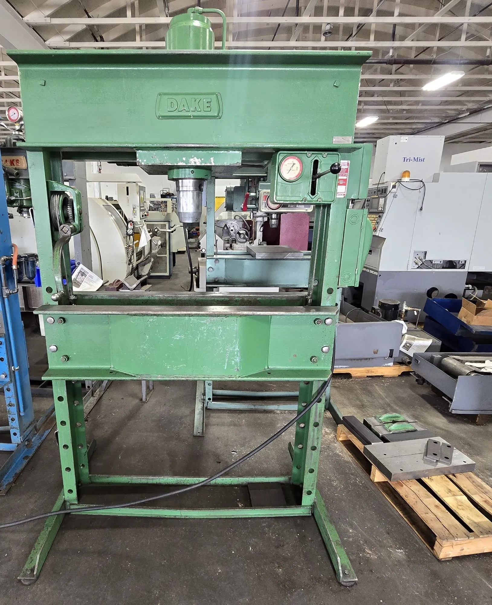 75 Ton, Dake #908075, H-frame press, 28 Ton pull, 10" stroke, 33" daylight, 2 HP, 440 V. - Image 2