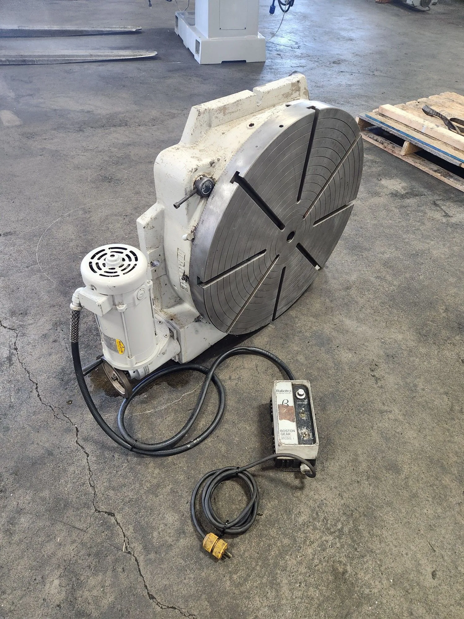 30" Troyke #U-30-P, power rotary table, T-slotted, 1-1/2" center hole, Ratiotrol DC motor control - Image 8