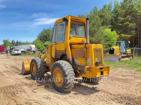 Cat 910, Wheel Loader, 3800 hours, S/N: 80U04094, 1976 - Image 2