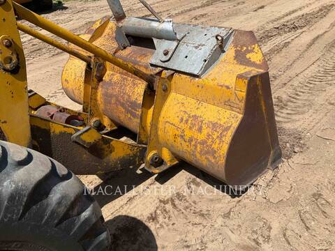 Cat 910, Wheel Loader, 3800 hours, S/N: 80U04094, 1976 - Image 7