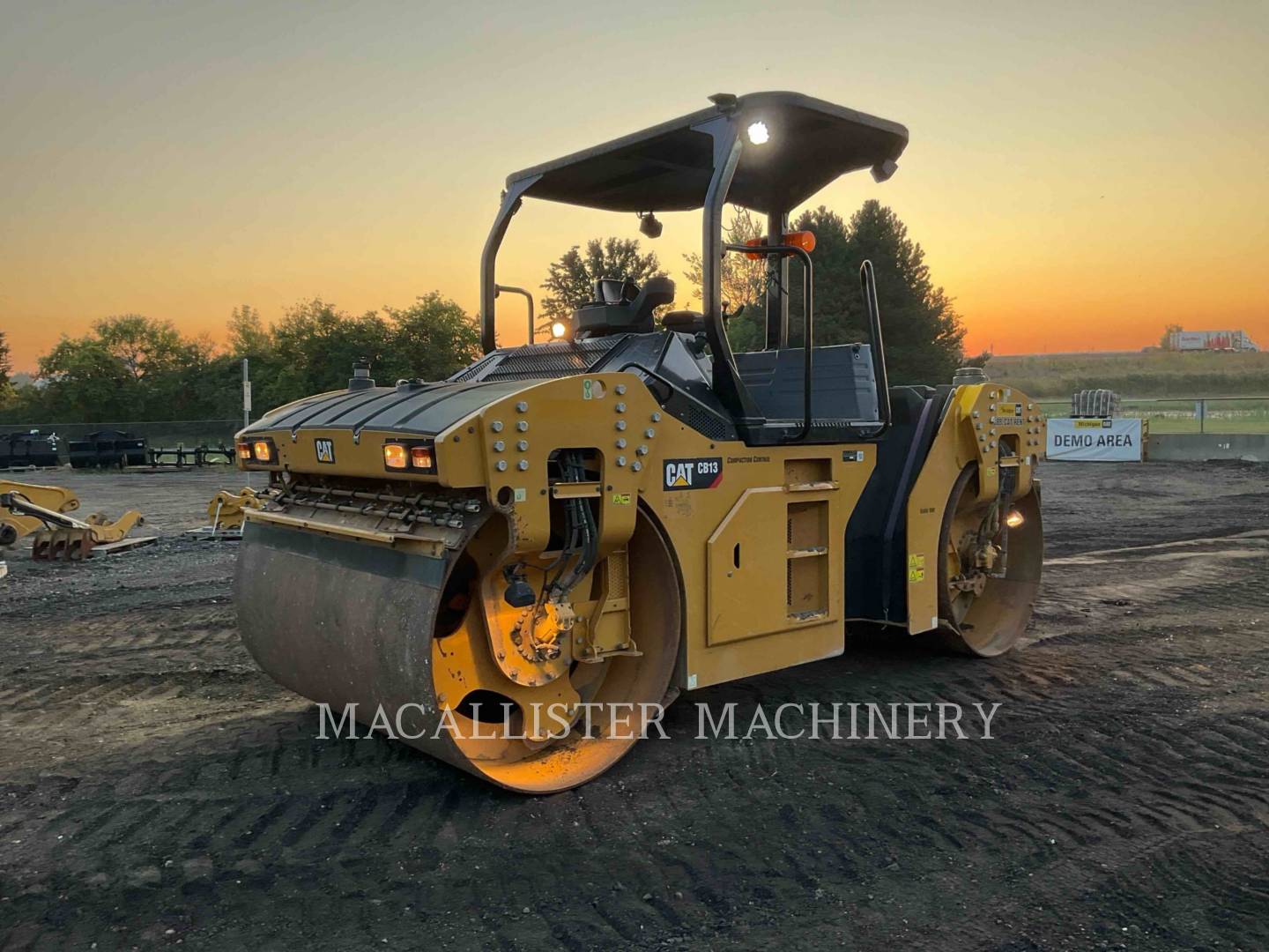 Caterpillar CB13, 4189 hours, S/N: PWP00310, 2019 - Image 2