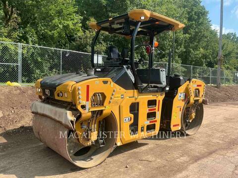 Caterpillar CB7, 719 hours, S/N: M5R00301, 2022 - Image 1