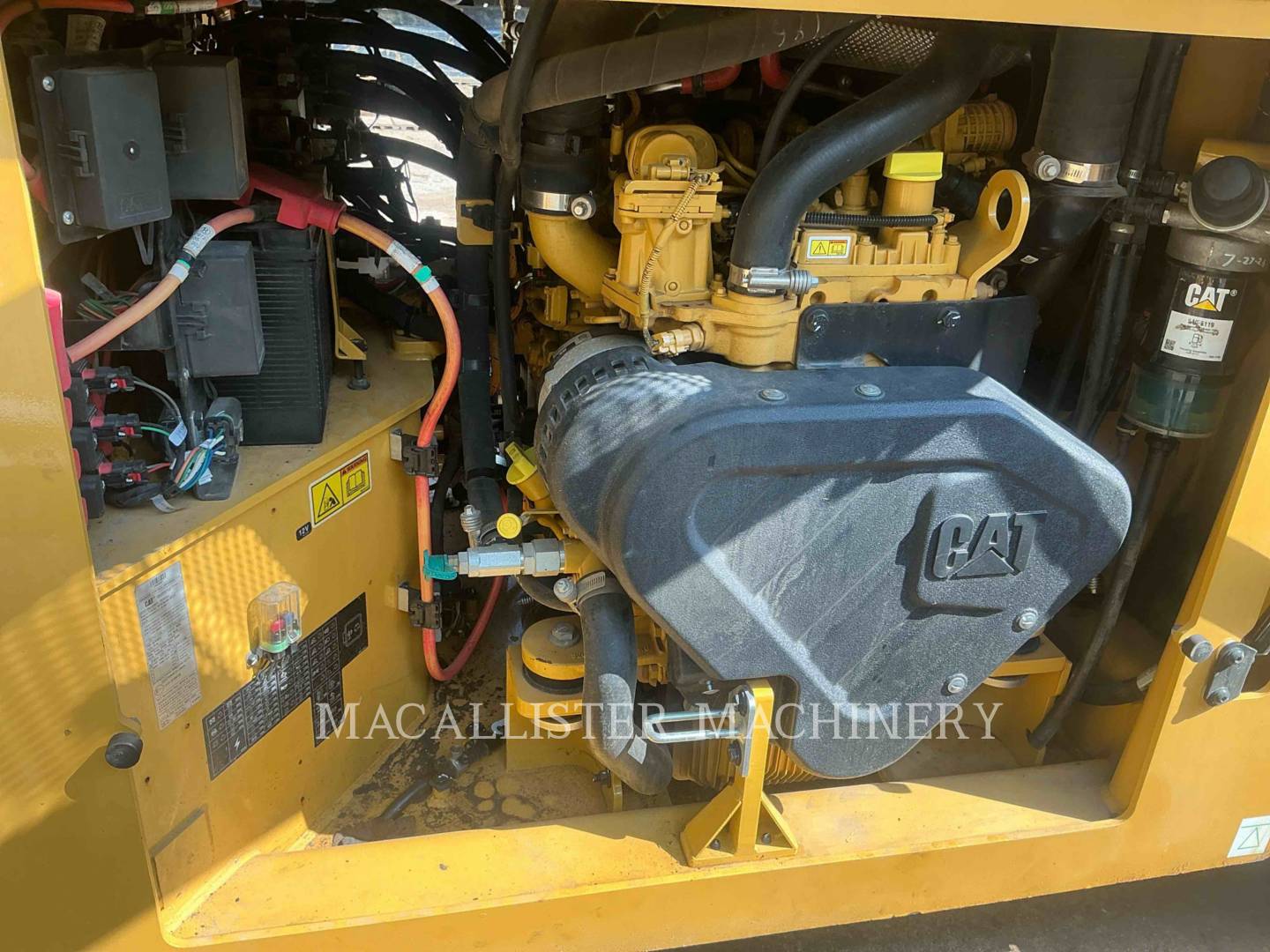 Caterpillar CB7, 719 hours, S/N: M5R00301, 2022 - Image 7