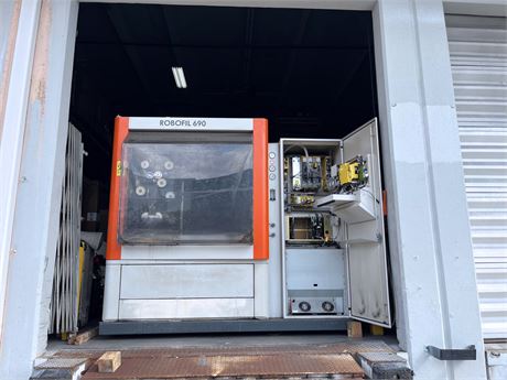 Charmilles #Robofil-690, wire Electrical Discharge Machine, 31.5" X, 23.6" Y, 15.75" Z, 2006 - Image 2