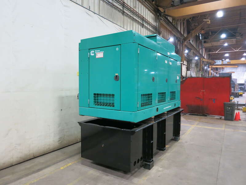 300 KW Cummins #DQHAB, diesel generator set, 120/208 Volts, 570 hours, 470 HP @ 1800 RPM, QSM11-G4 engine - Image 2
