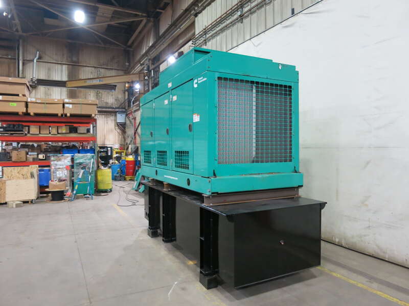 300 KW Cummins #DQHAB, diesel generator set, 120/208 Volts, 570 hours, 470 HP @ 1800 RPM, QSM11-G4 engine - Image 3