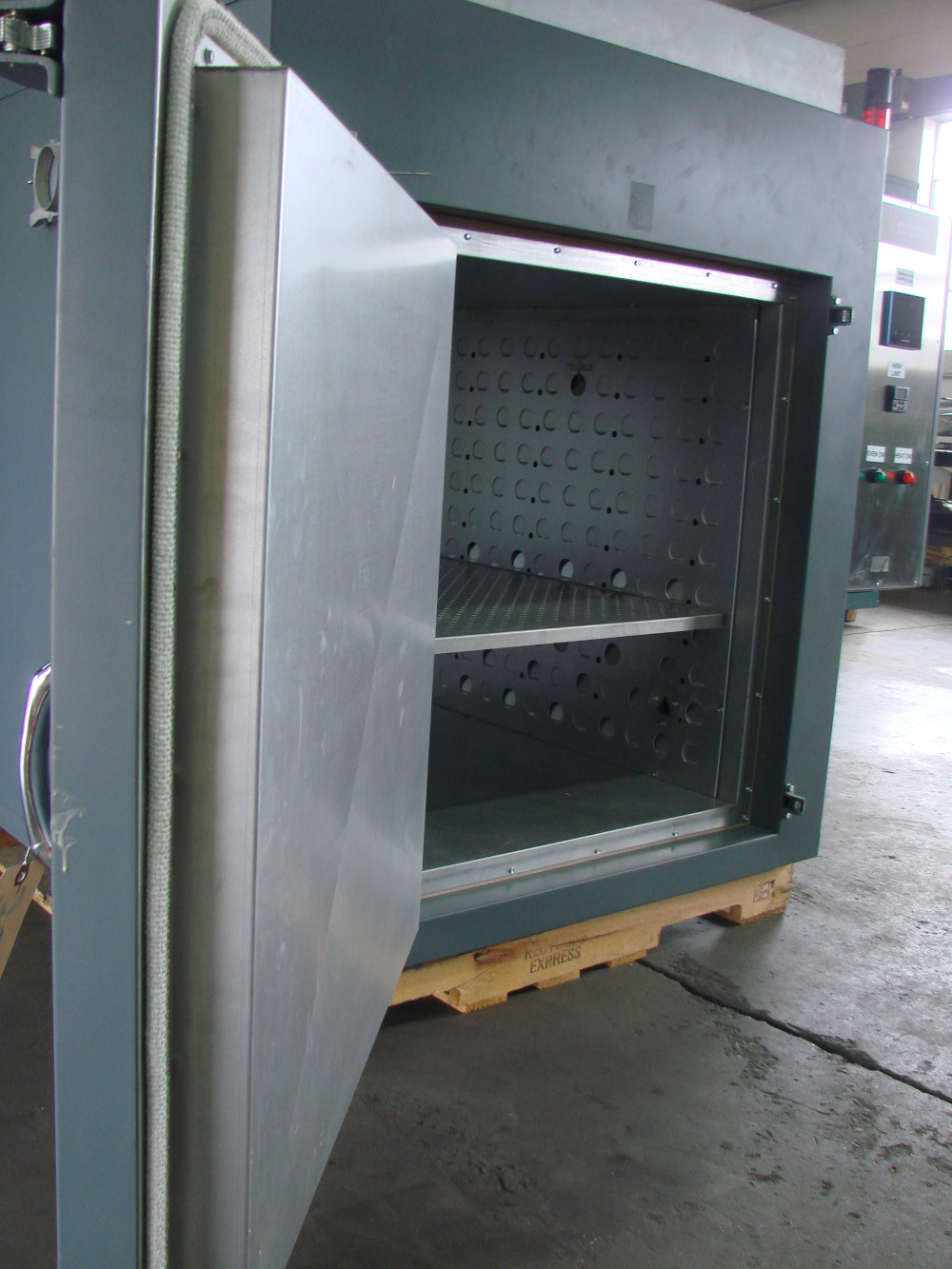 36" width x 36" H x 36" L JPW Design #ST333A1DTULP480V9KW, single door, aluminized steel interior, horizontal - Image 4