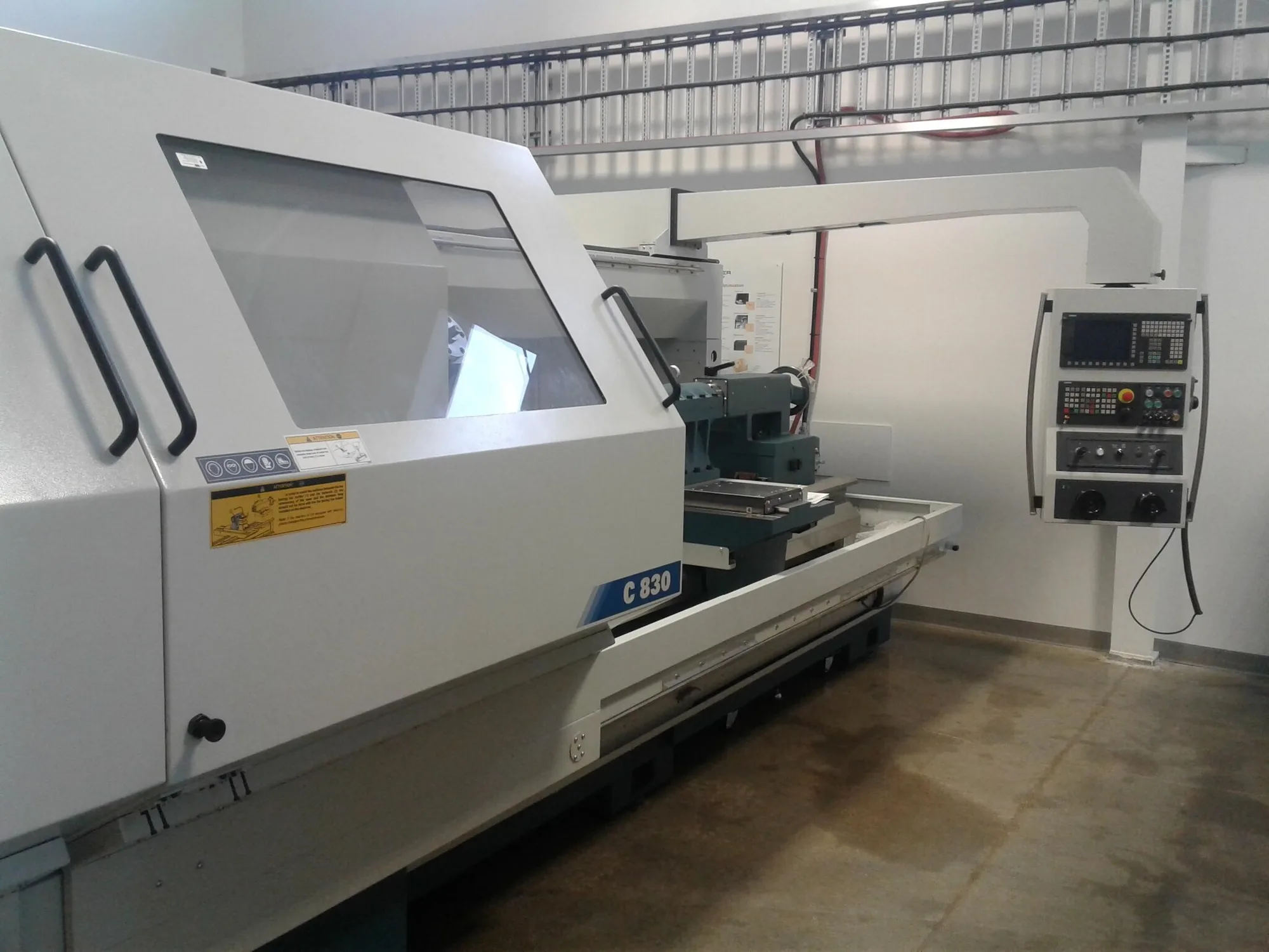 Romi #C830, CNC Lathe, 33.4" swing, 24" 4-jaw chuck, 21.6 " turning diameter, 10.2" bar, 775 RPM, Dorian tool - Image 3