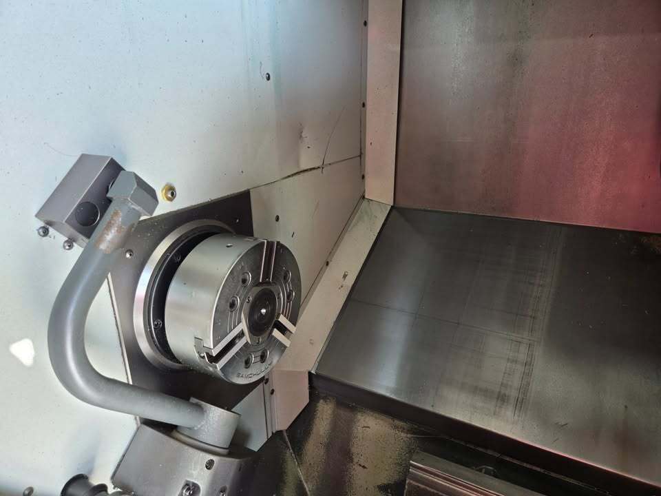 Haas #ST-30Y, 4-Axis CNC Lathe, 31.7" swing, 23" machining length, 18" turning diameter, 10" chuck, 3" bar - Image 4
