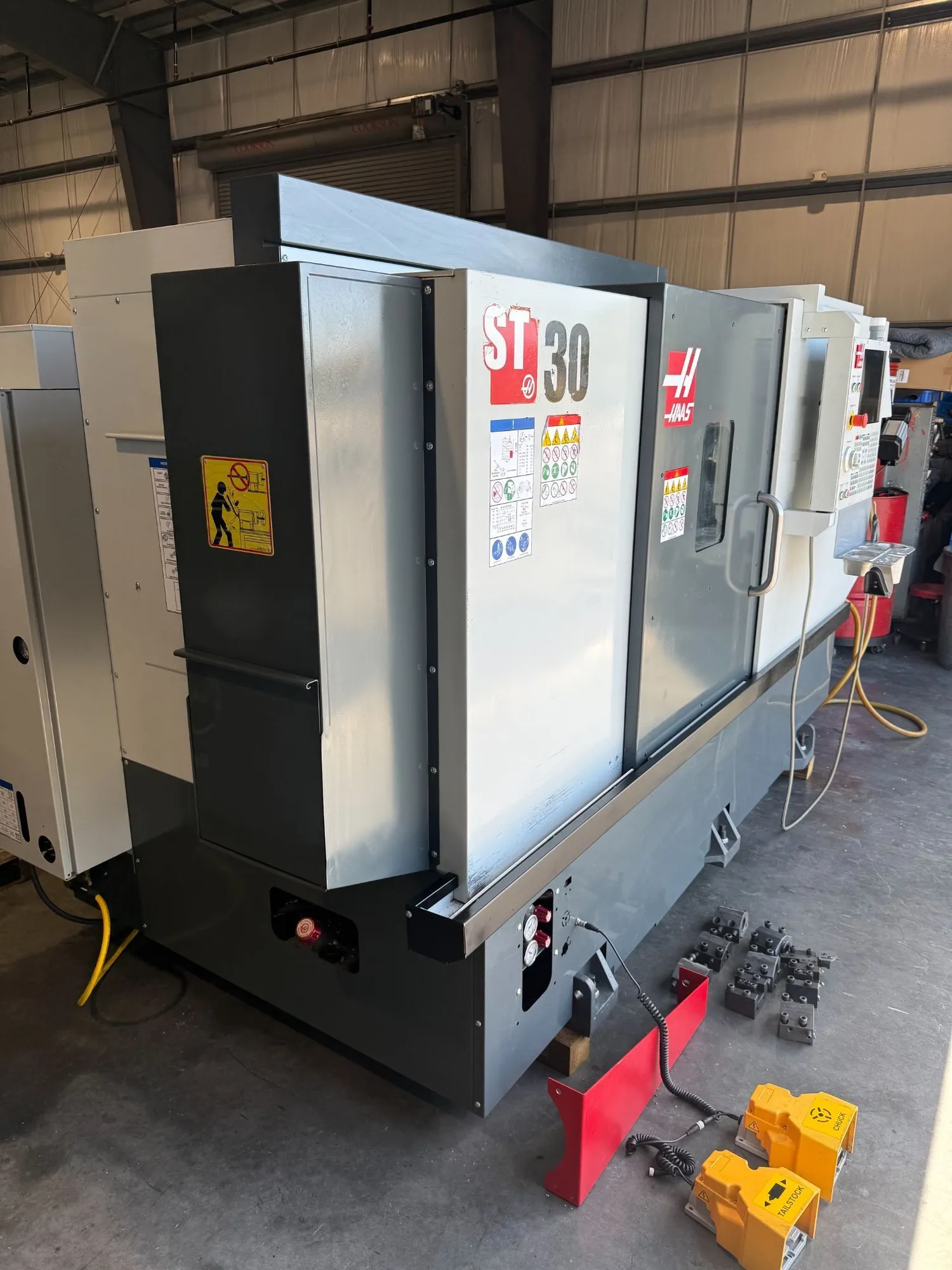 Haas #ST-30, CNC lathe, 21" swing, 10" 3-jaw chuck, 3" bar, 3.5" bore, 32.5" length, 3400 RPM, A2-6, 12 - Image 4