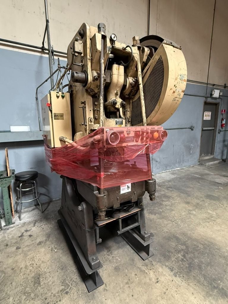45 Ton, Minster #5, OBI Mechanical Punch Press, 3" stroke, 9" shut height, 28" x 18" bed, 90 SPM - Image 1