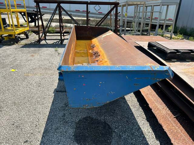 Dump Hopper w/ Fork Pockets, 129" L x 41" width x 33" H outside dimension - Image 4