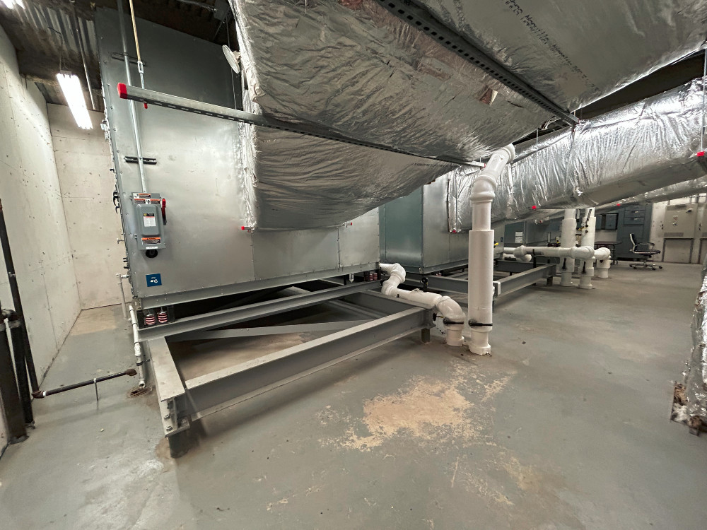 Carrier/Comefri Commercial Chilled Water Air Handling Unit - 60 HP, ~25,000-40,000 CFM Class, 3x - Image 10