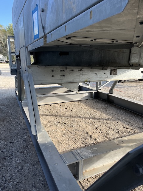 1589 sq.ft., 50 psi, Fabsco, air fin cooler, 33614 ext. sq.ft., Carbon Steel, 24' tubes, (2) 10 HP fans - Image 10