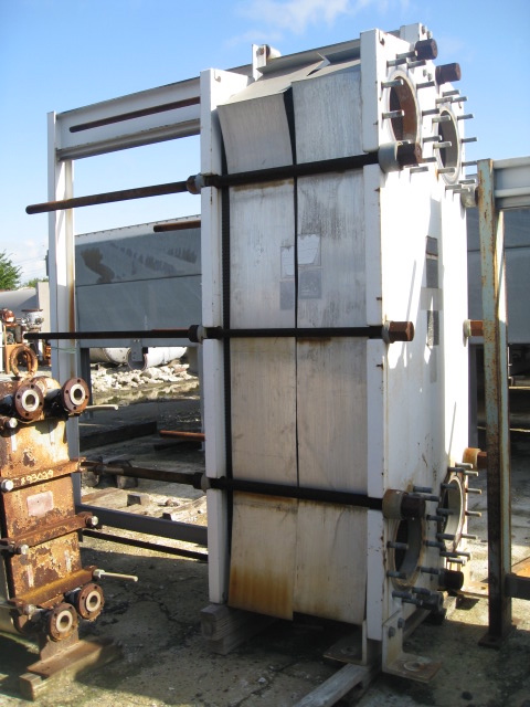 3842 sq.ft., Alfa-Laval, plate heat exchanger, 100FV psi, 212°F, 1995 - Image 4