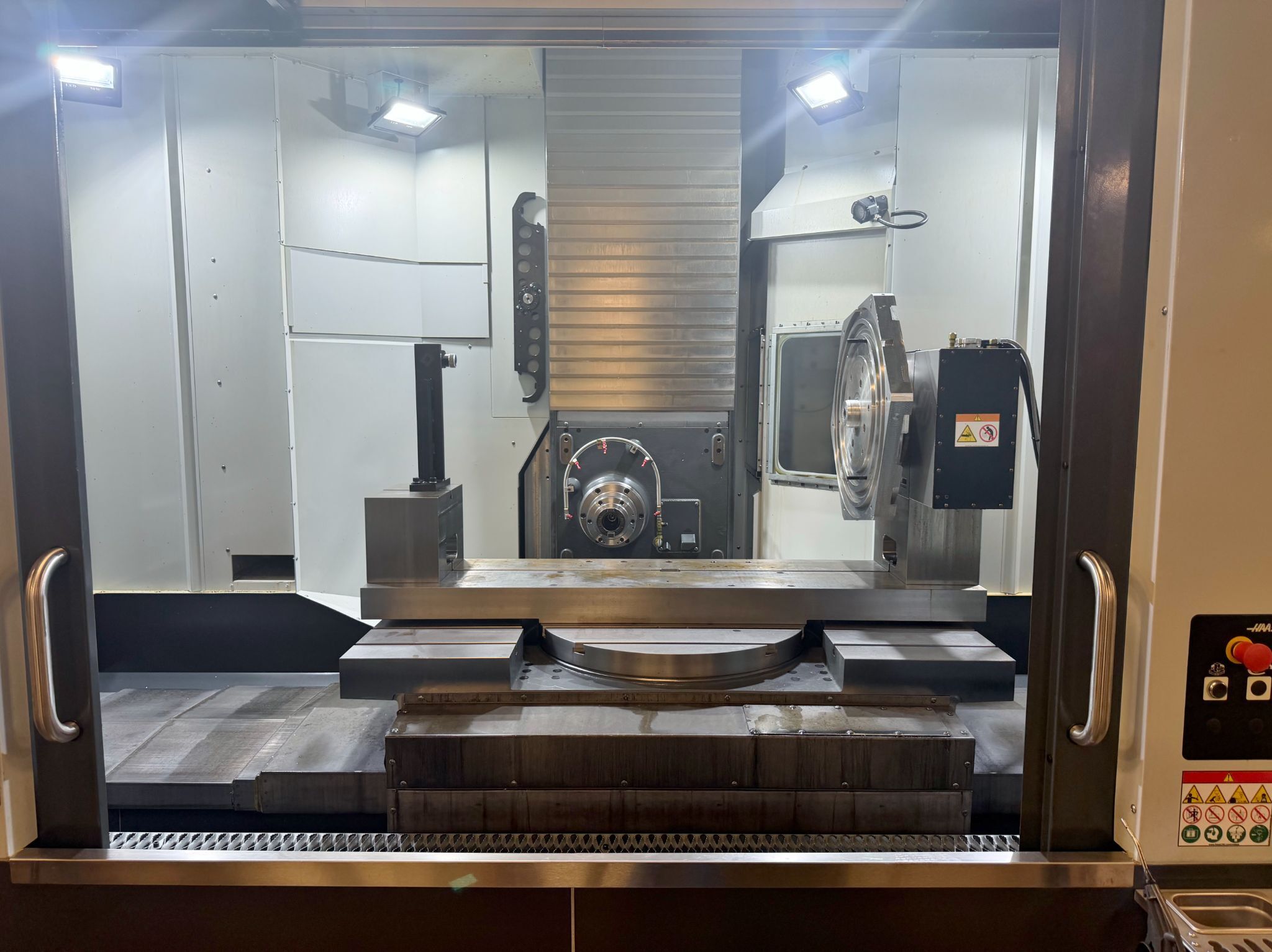 Haas #EC-1600ZT-5AX, horizontal machining center, 60" X, 50" Y, 40" Z, 7500 RPM, 30 HP, 50 automatic tool - Image 4