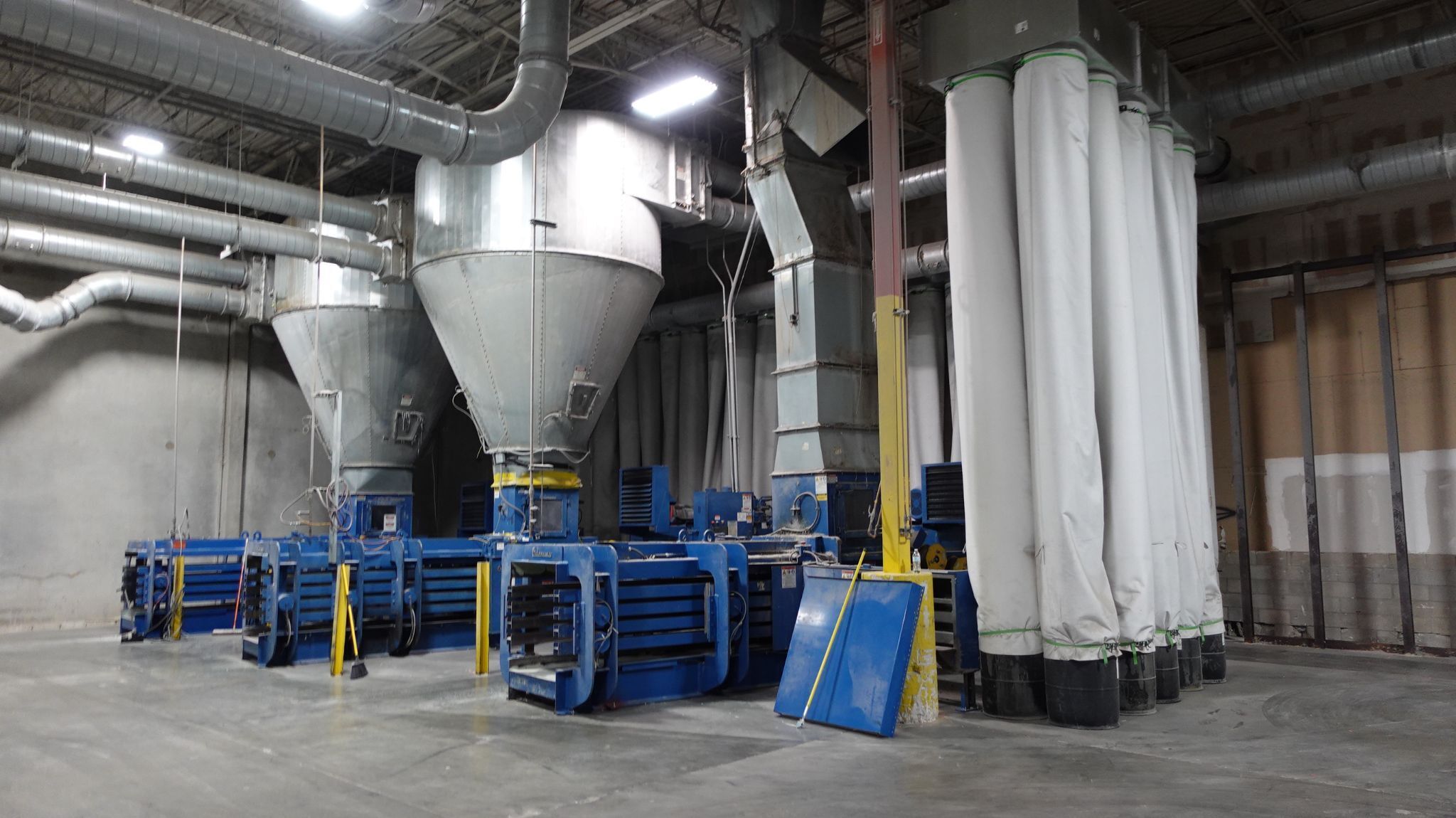 Balemaster, Automatic Baling System, 3 baler set w/ Vecoplan Shredder, 2015 - Image 3