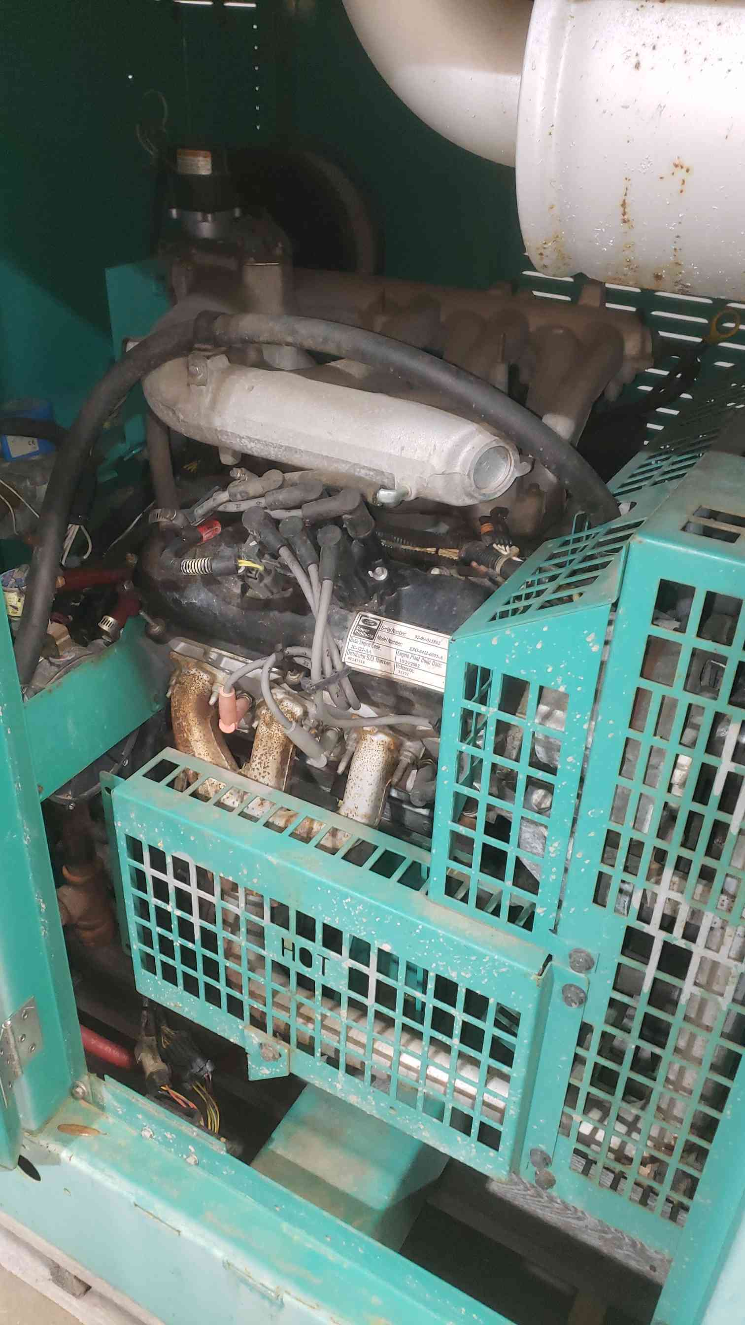35 KW Cummins Onan #35GGFD, Natural Gas / LP Generator Set, Ford Engine, 1 phase, 3 phase, 879 hours - Image 9
