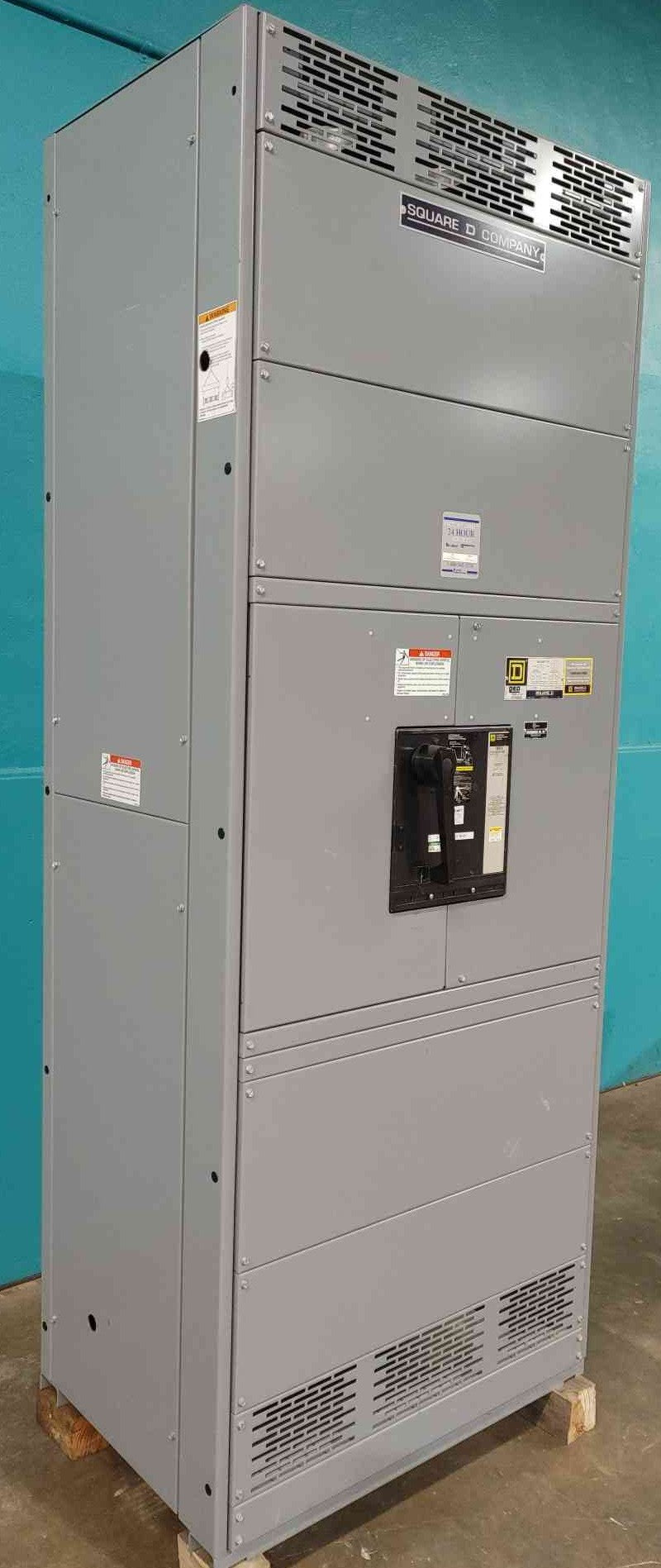 1600 Amps, Square D #QED-2, QED Power Style Switchboard, 500 V.DC, Single Section, PAF Breaker - Image 2
