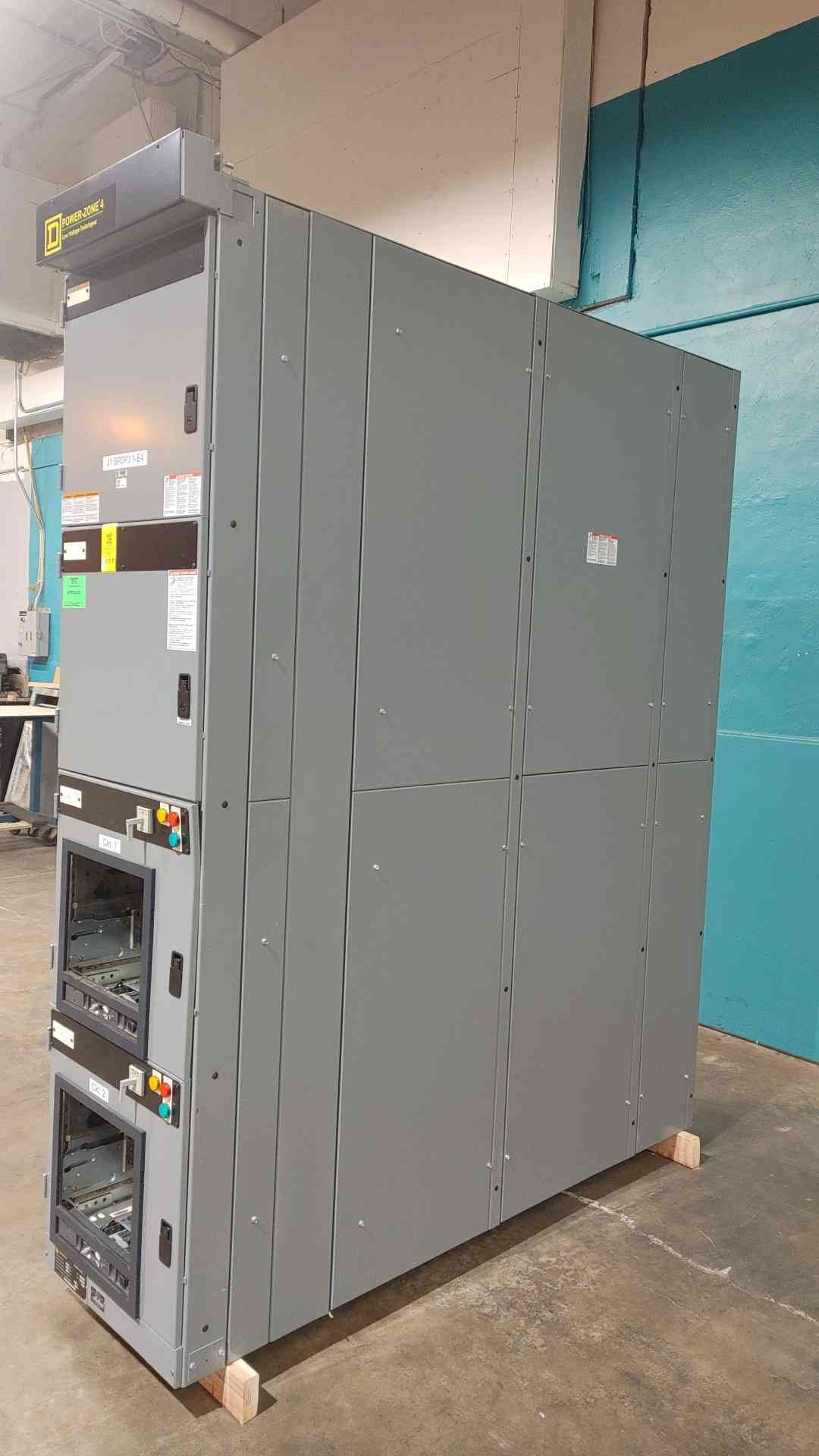 1600 Amps, Square D Power-Zone 4, Indoor Switchgear, 480/277 Volts, 3PH, 4-Wire, Vertical Section, Empty - Image 3