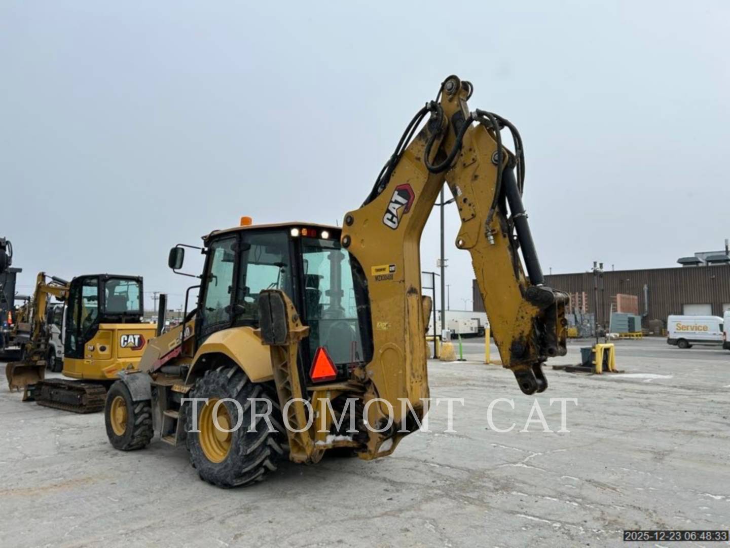 Cat 440-07, Backhoe Loader, 4653 hours, S/N: MZX00408, 2022 - Image 4