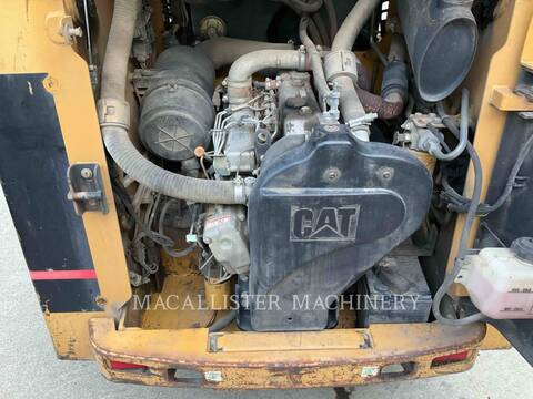Cat 262, Skid Steer Loader, 1352 hours, S/N: CED01699, 2003 - Image 5