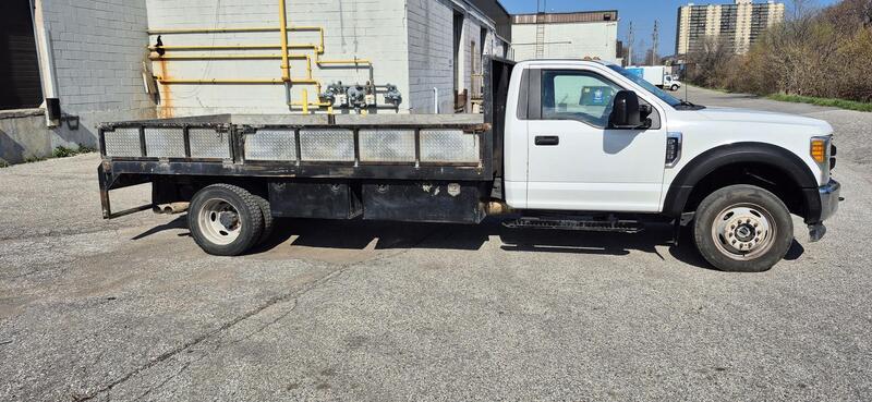 Ford #F-550XL Superduty, 4 x 4, flatbed truck, 6.7L, powerstroke, diesel engine, automatic transmission, 2017 - Image 4