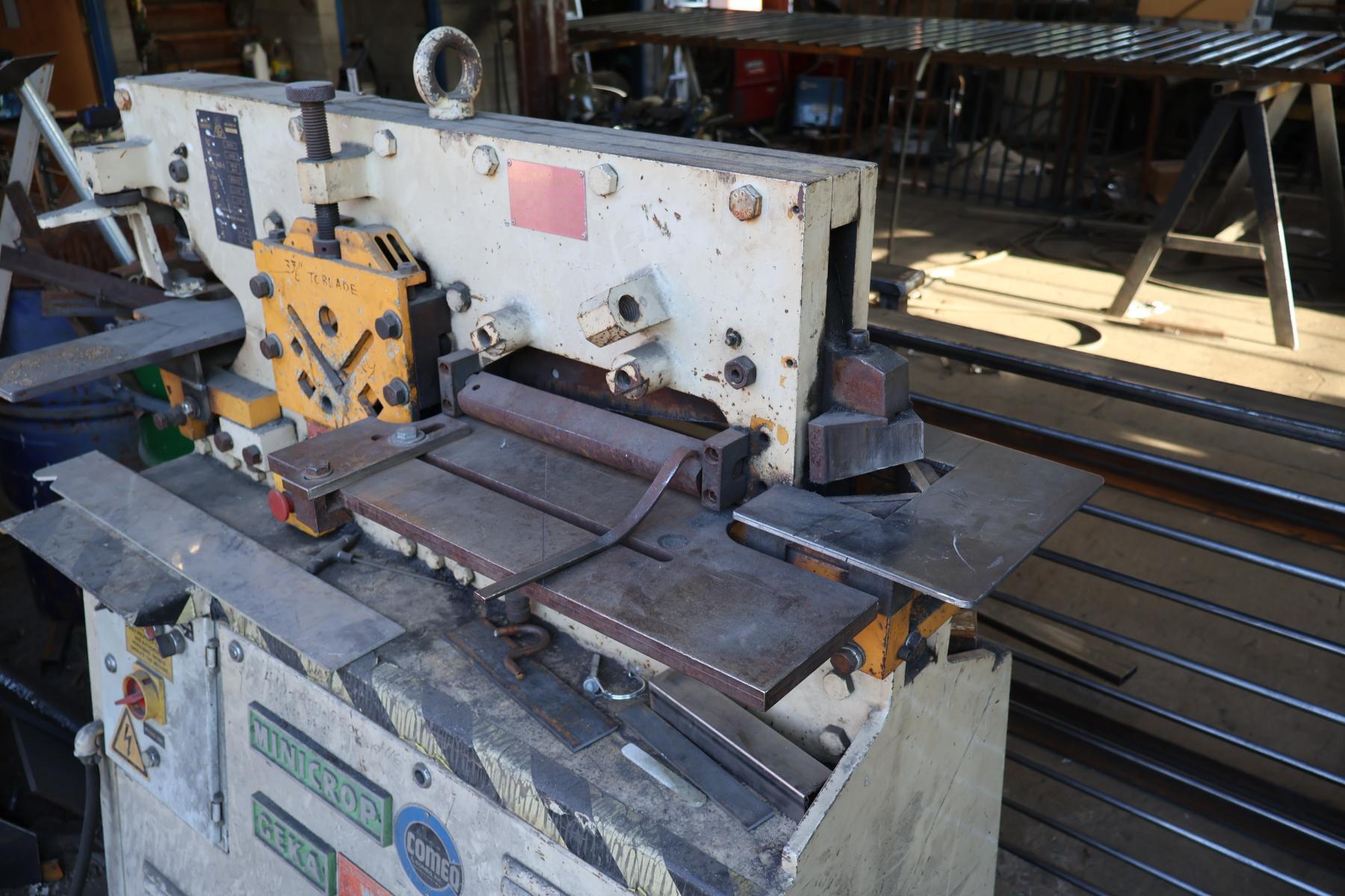 4" x 4" x 3/8" Geka #Minicrop, ironworker, 50 ton, foot pedal Control - Image 3
