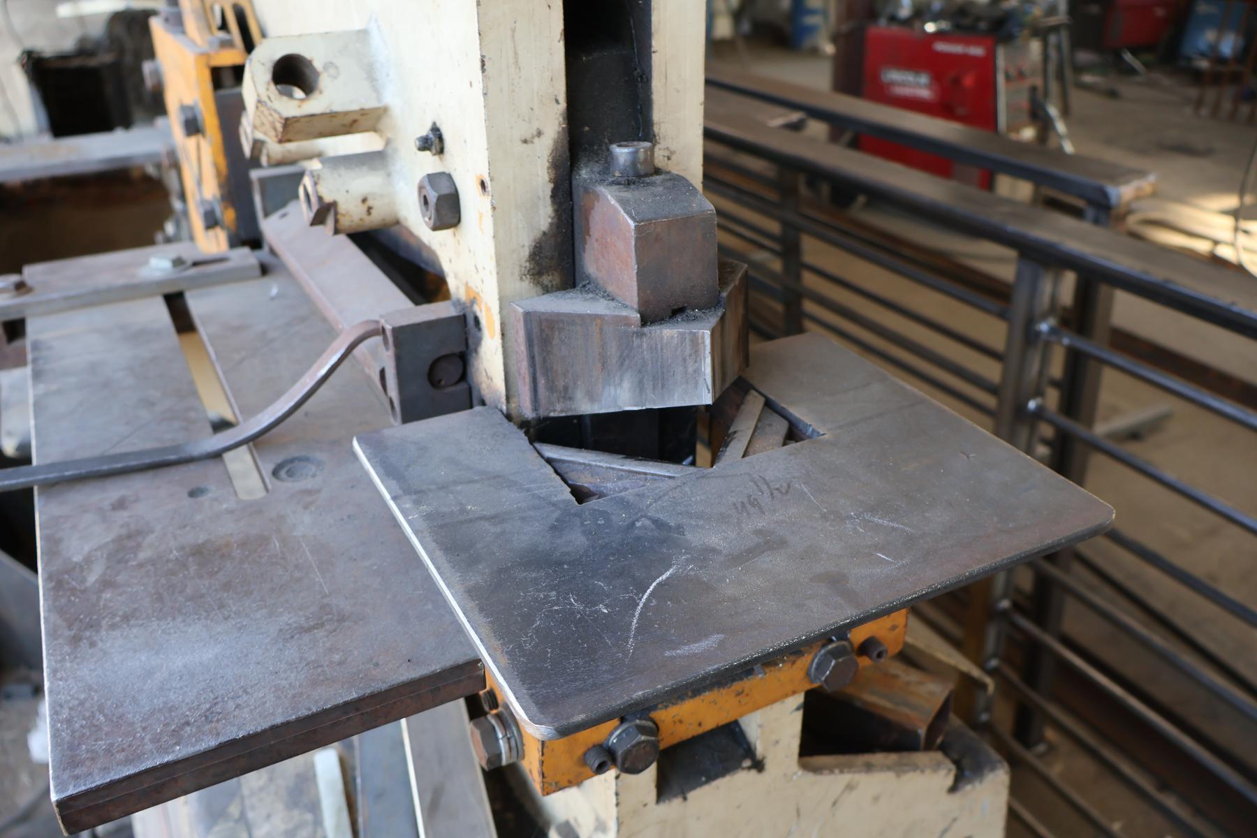 4" x 4" x 3/8" Geka #Minicrop, ironworker, 50 ton, foot pedal Control - Image 8