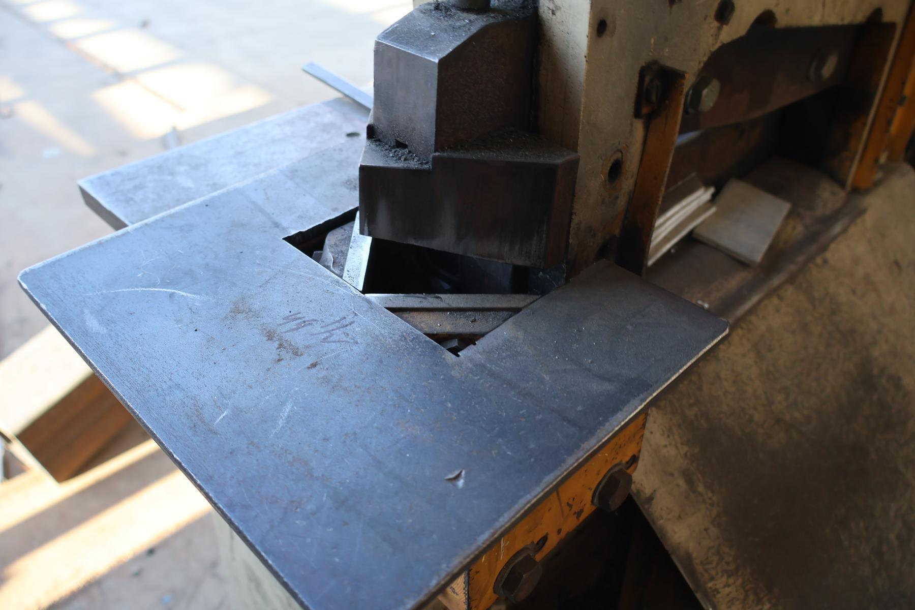 4" x 4" x 3/8" Geka #Minicrop, ironworker, 50 ton, foot pedal Control - Image 10