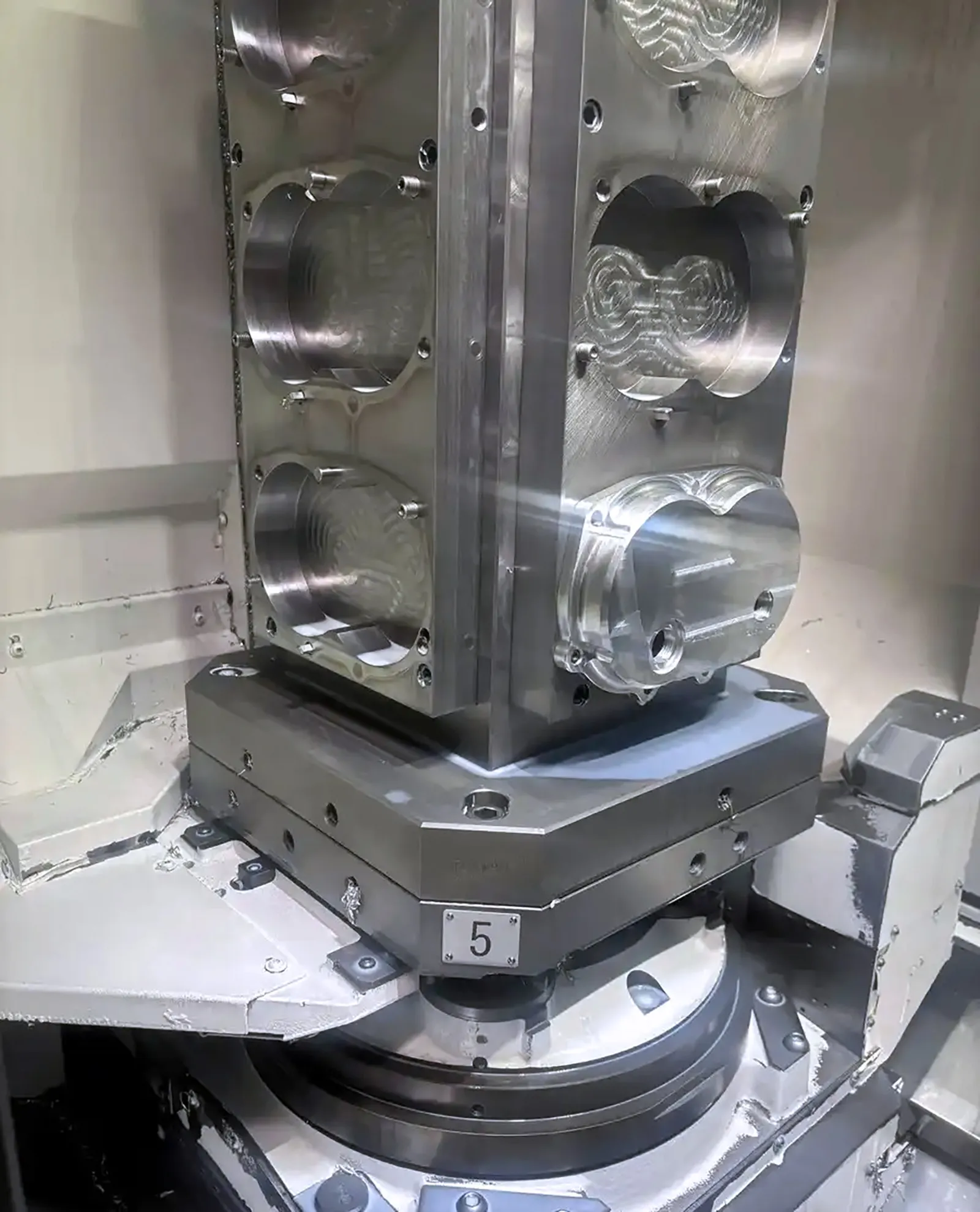 Okuma #MB-4000, CNC horizontal machining center, 146 automatic tool changer, 22" X, 22" Y, 24.6" Z, 15000 - Image 2