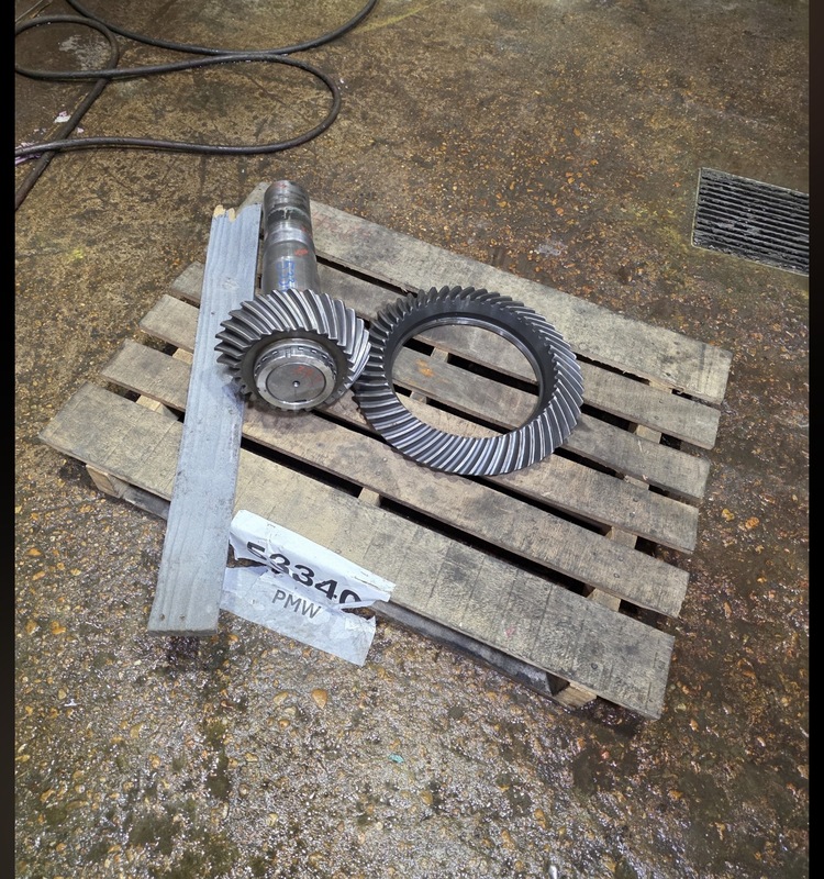 404 HP @ 1000 RPM, Amarillo Gear #SL600A, Right Angle Gear Drive, 7.00 :1 horizontal ratio, 4:1 vertical ratio - Image 5