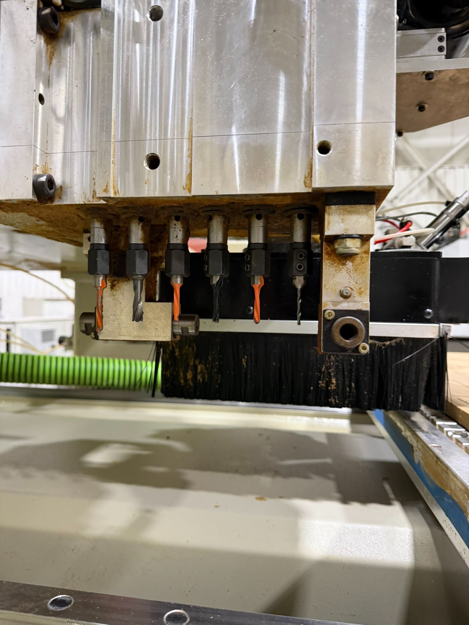 Komo #VR510, Mach One 3-Axis CNC Router, 134" X, 84" Y, 8" Z, 120" x 60" table, 10-station tool changer - Image 6