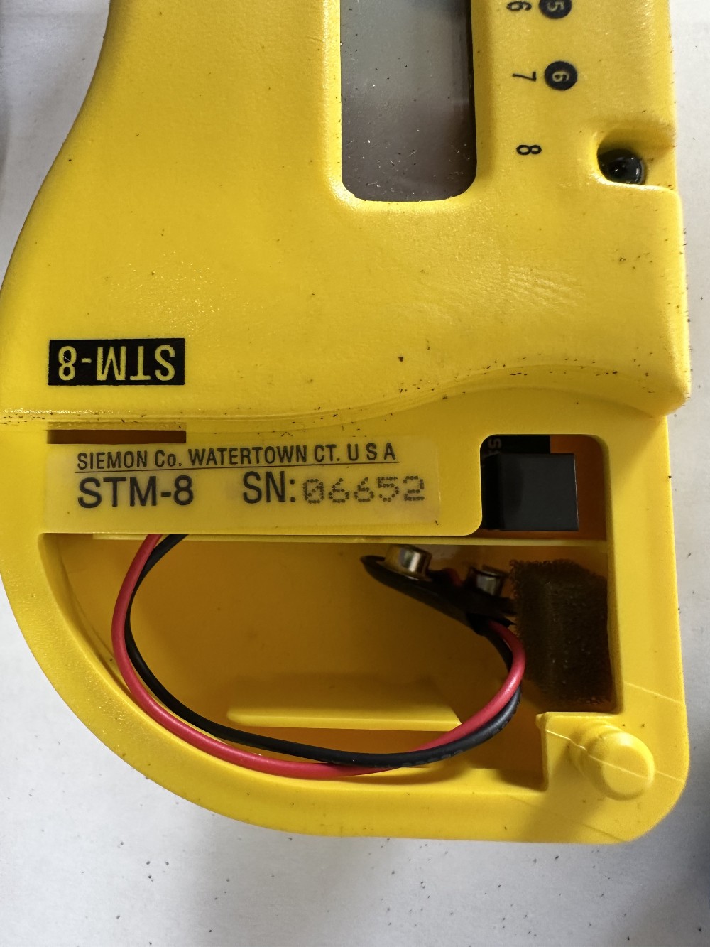 Siemon Co. Seimon Co. #STM-8 UTP Cable Tester Kit w/ Modular Adapter, PR1-4 Adapter, RJ45 Patch Cords, Case - Image 5