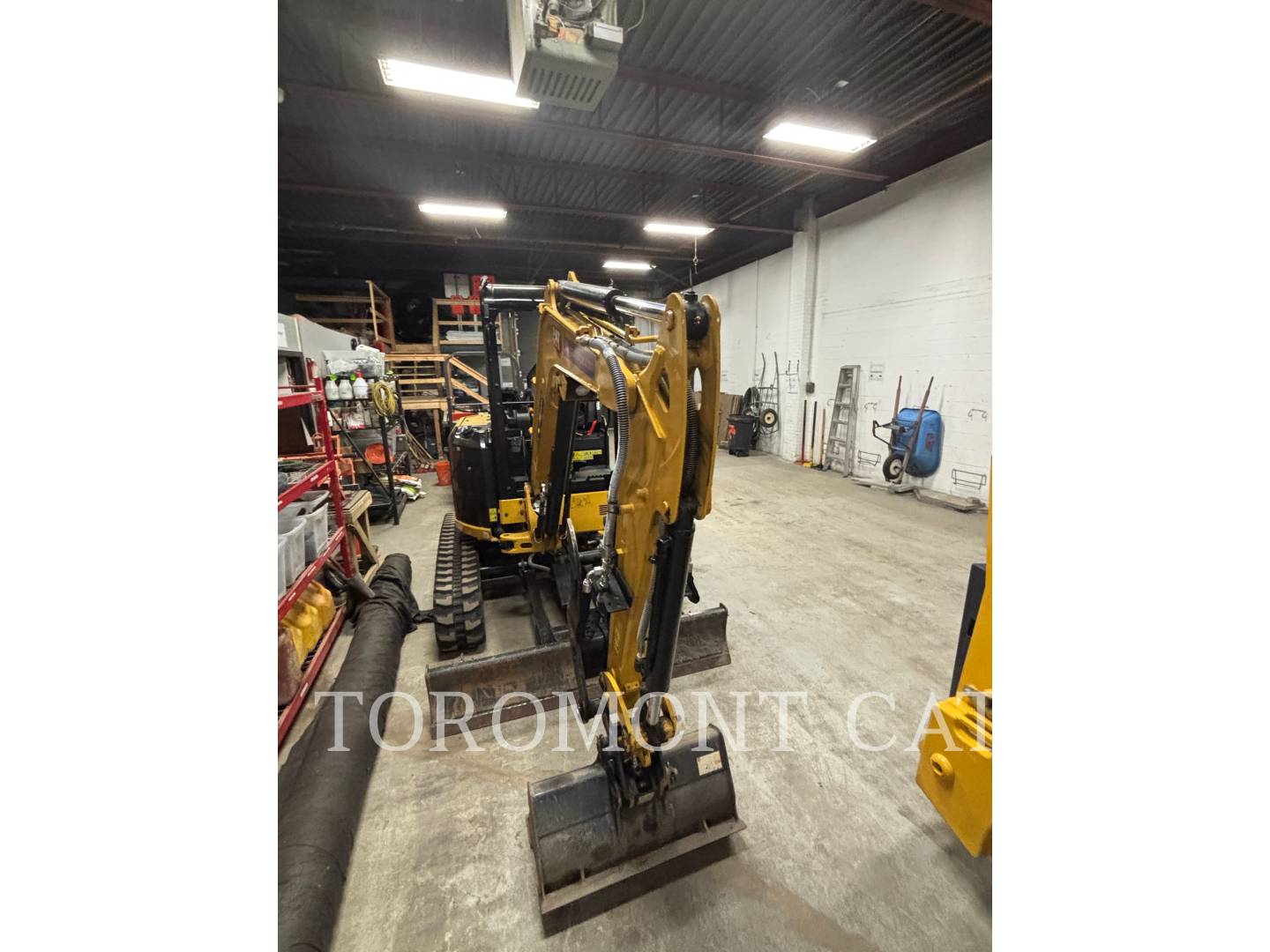 Cat 302.7-07CR, Mini Excavator, 29 hours, S/N: CZ602132, 2022 - Image 2