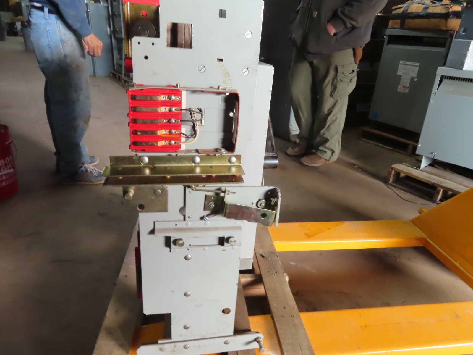 3000 Amps, General Electric #TP3030SSFC, Power Break Insulated Case Circuit Breaker, 3-pole - Image 2
