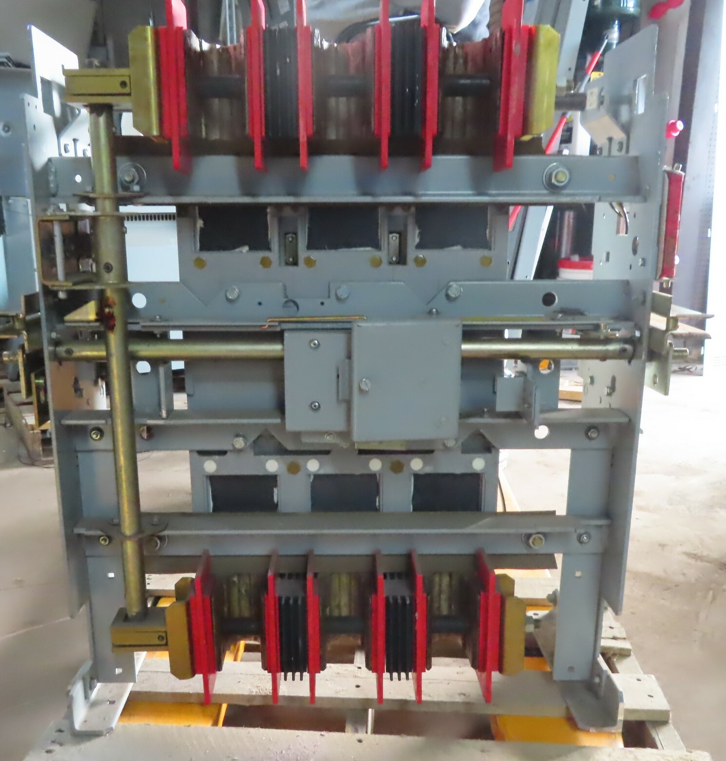 3000 Amps, General Electric #TP3030SSFC, Power Break Insulated Case Circuit Breaker, 3-pole - Image 3