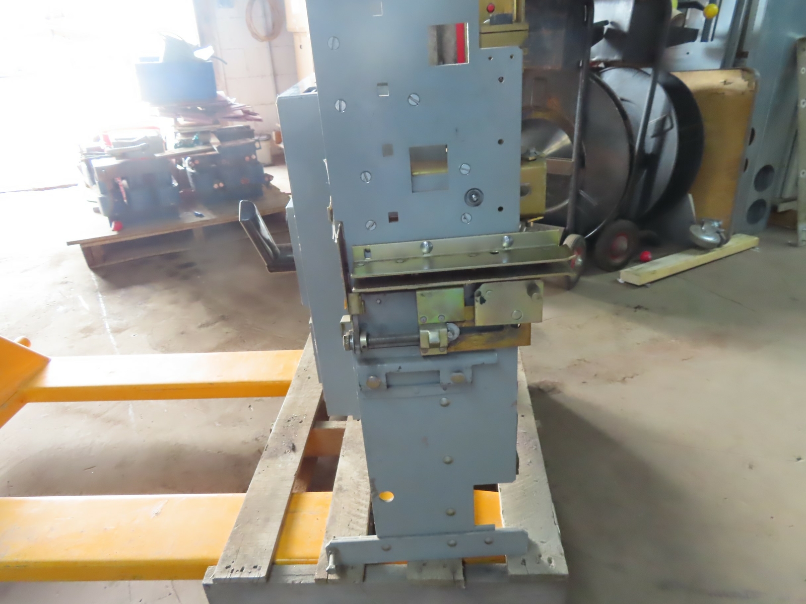 3000 Amps, General Electric #TP3030SSFC, Power Break Insulated Case Circuit Breaker, 3-pole - Image 4